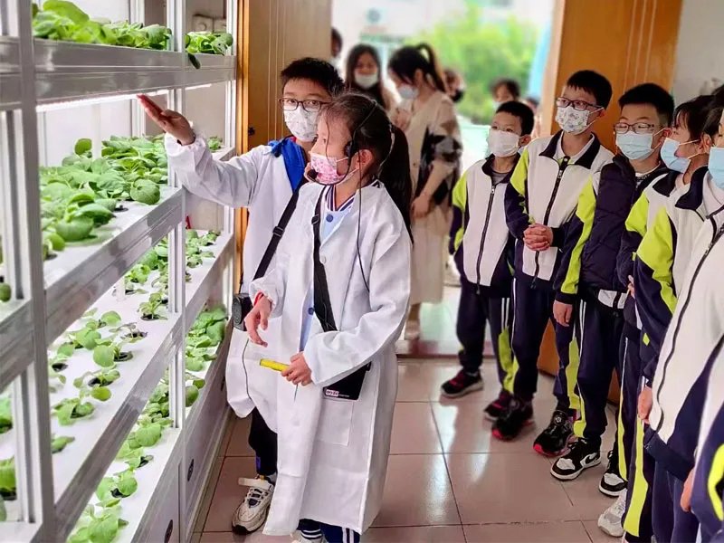 hydroponics classroom